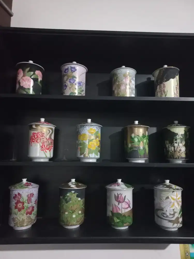 Gelas pajangan artistik dengan design Jepang yang mewah