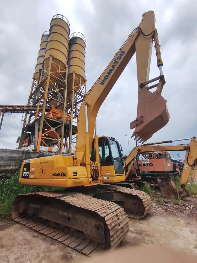 Excavator komatsu pc200-8 th 2018