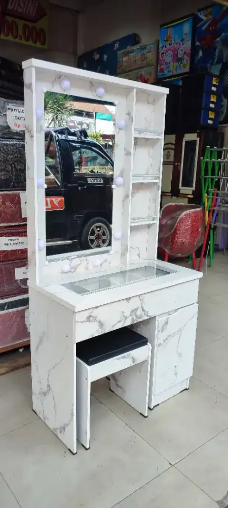 MEJA RIAS LAMPU LED