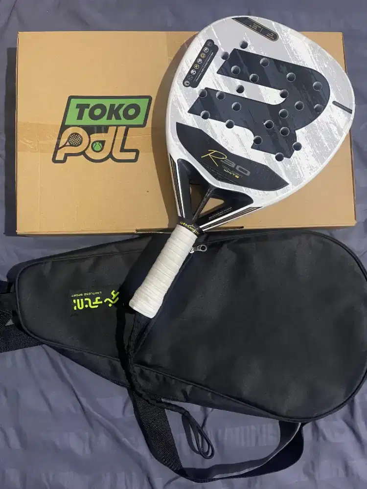 Jual / WTS / FOR SALE Raket Padel - ROYAL PADEL R30 GOLDEN WHITE