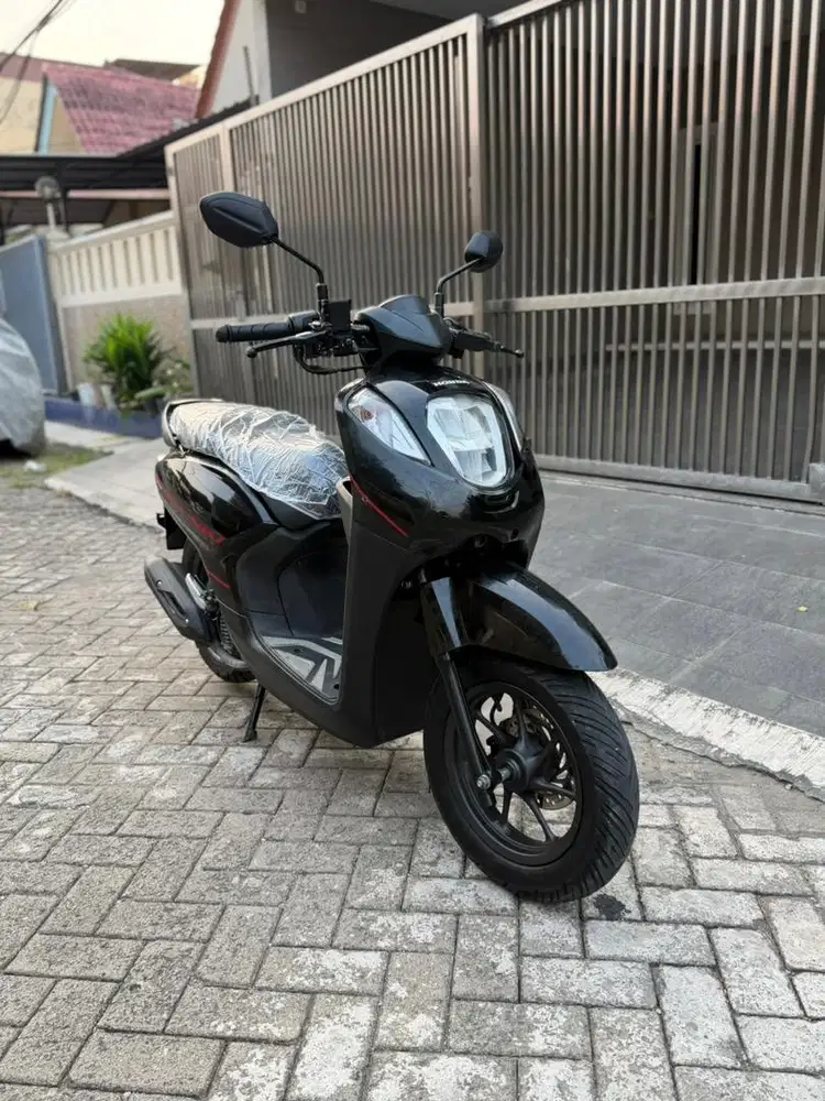 KM 300! HONDA GENIO CBS 2025 PAJAK BLN 07-2026