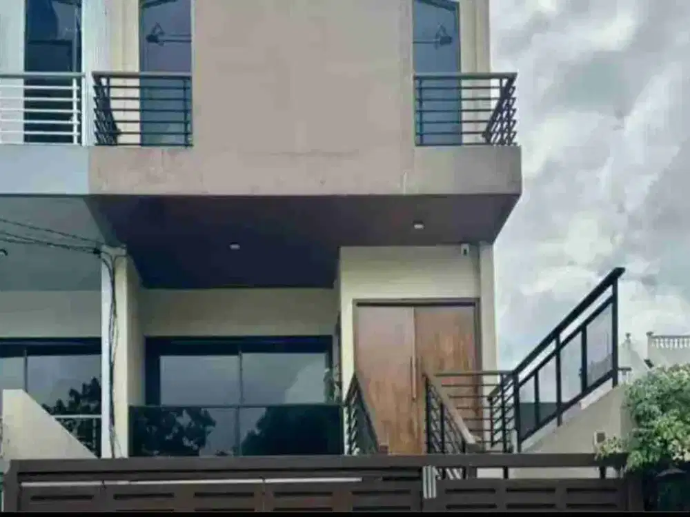 RUMAH KEKINIAN 3 LANTAI DI PONDOK BAMBU