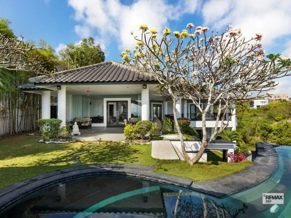 Luxury Tropical Villa For Sale In Kutuh, Badung Area