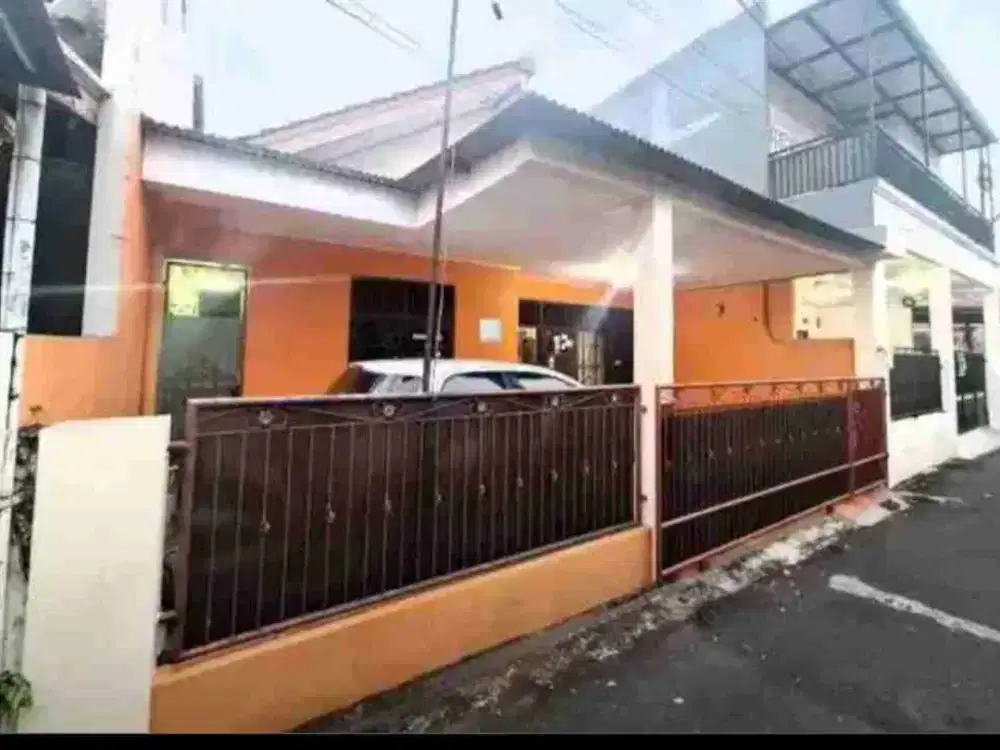 RUMAH CAKEP DI KOMPLEK RAWAMANGUN