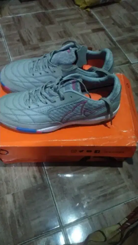 Jual sepatu futsal