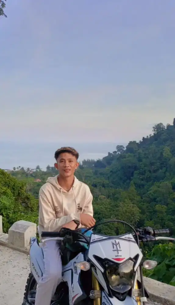 Aidil ramadan kerja di warung