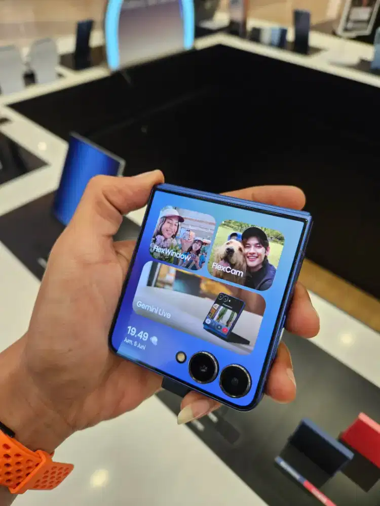 SAMSUNG GALAXY Z FLIP7 BONUS SPEAKER PREMIUM SENILAI 1 JUTA