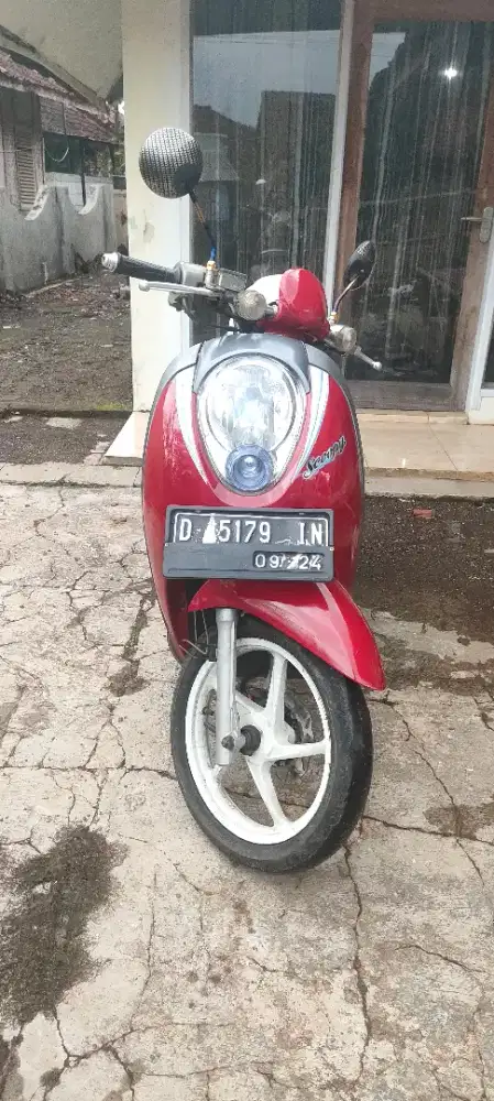 Motor Scoopy karbu 2011