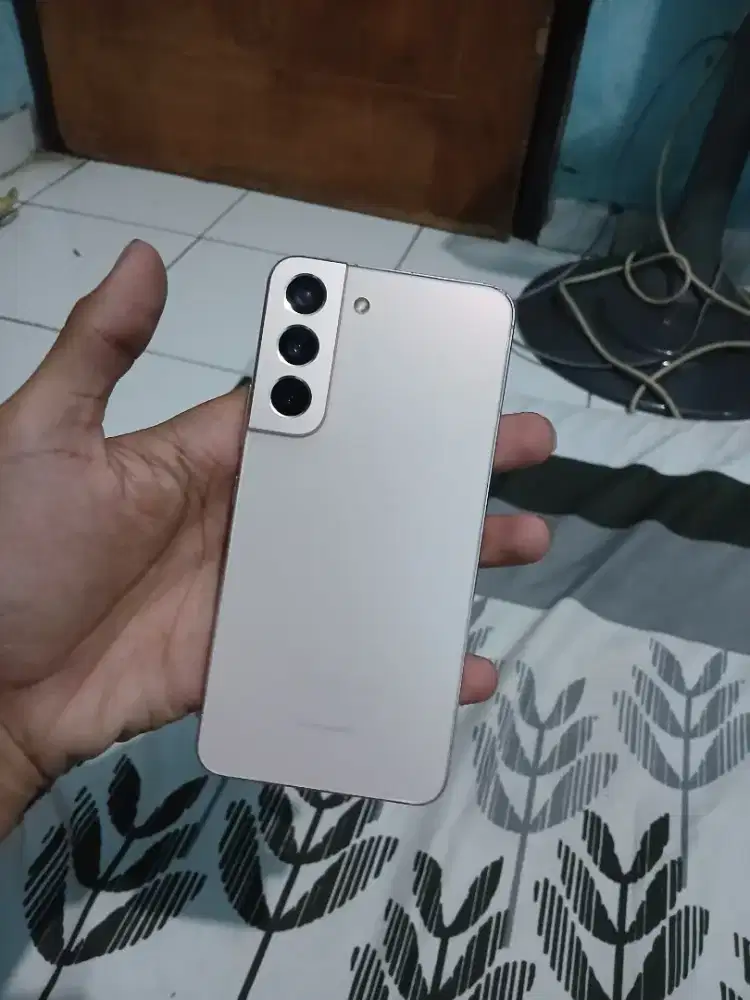 Samsung S22 8/256