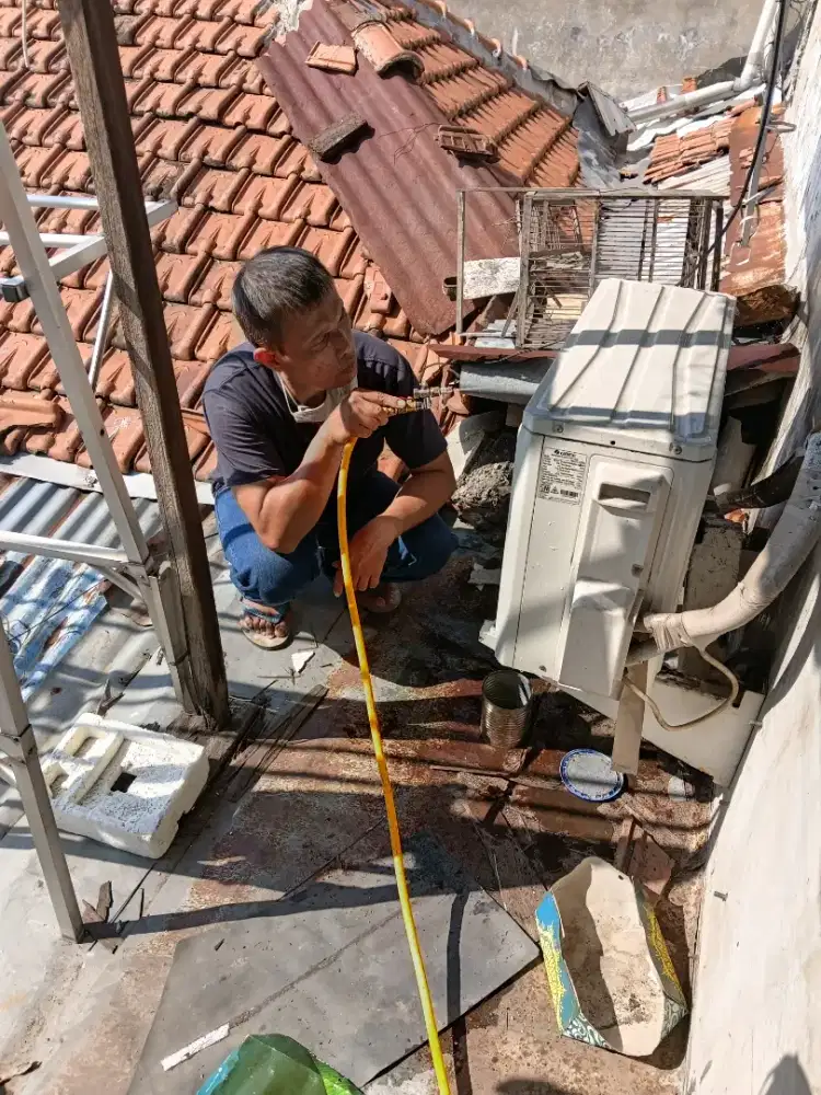 Jasang pasang ac cuci  bongkar pasang  isi freon ac