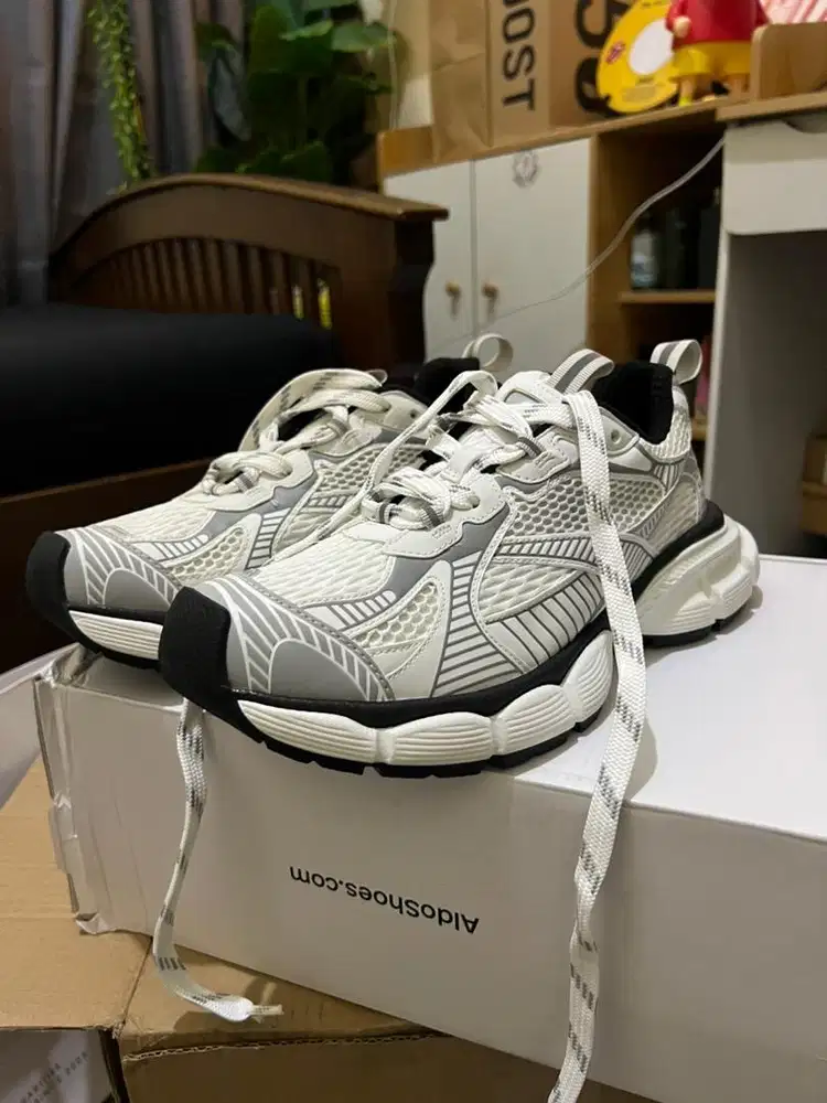 Sepatu running Aldo jensen lace 42