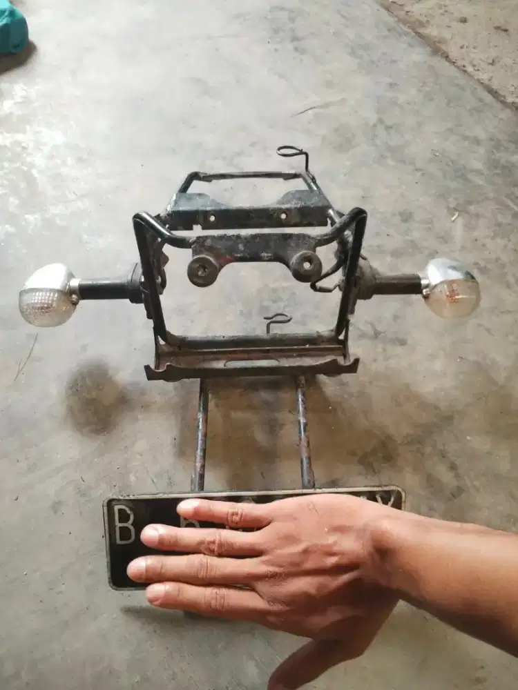 Breket lampu + sen  ninja R 2015 original
