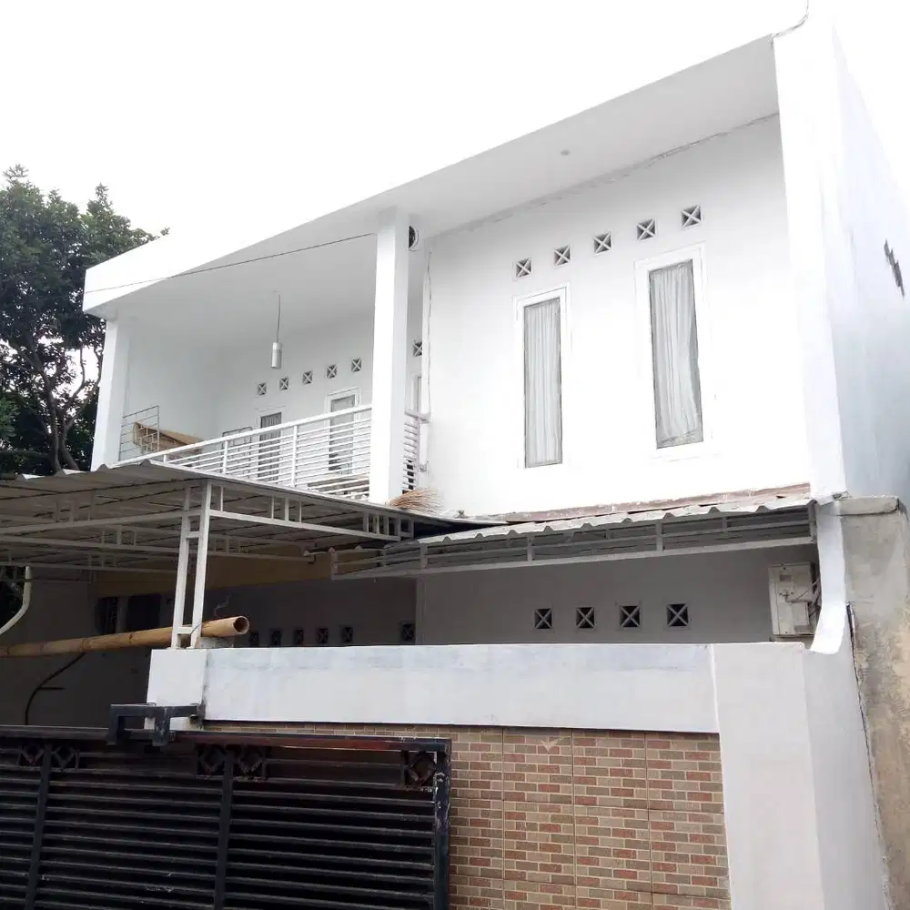 Rumah 2.5Lantai, Jaksel, SHM Pribadi, Dekat KRL & Tol Bebas Bising,