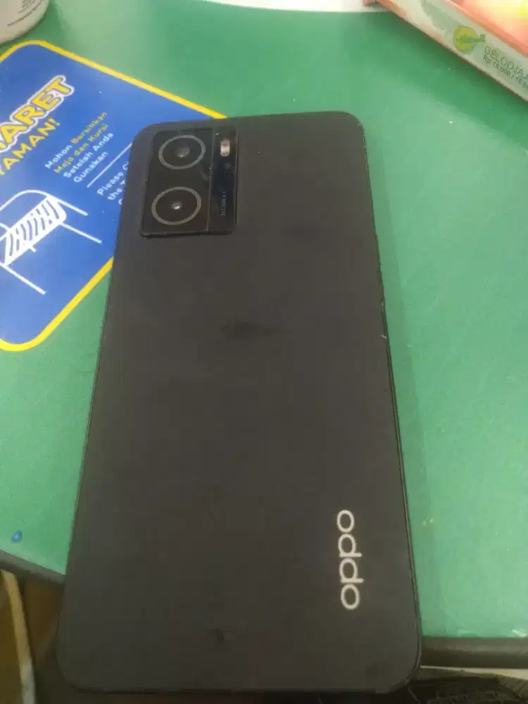 Oppo a77s , ram 8/128 GB. Hp normal. Siap pakai. Hanya hp saja .