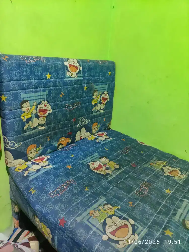 Kasur dipan tempat tidur