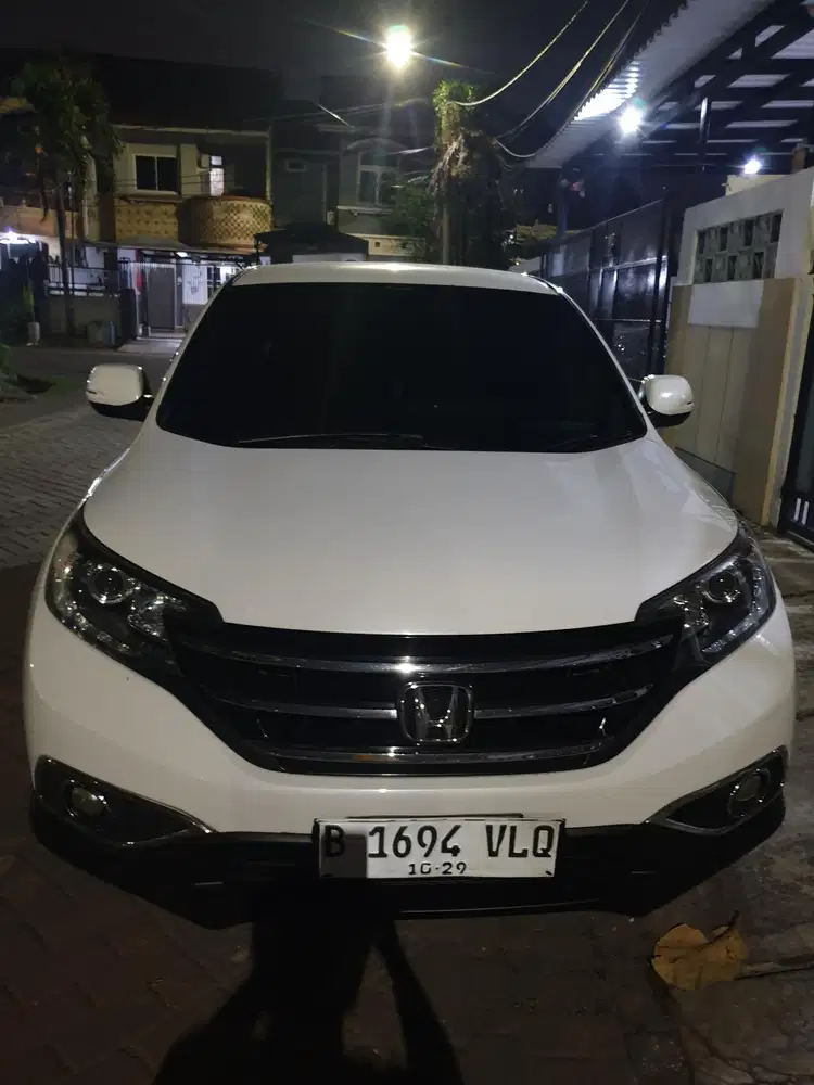 Honda CRV 2.4 Prestige 2014 Putih Low KM Pajak Panjang Mulus Dp 7Jt