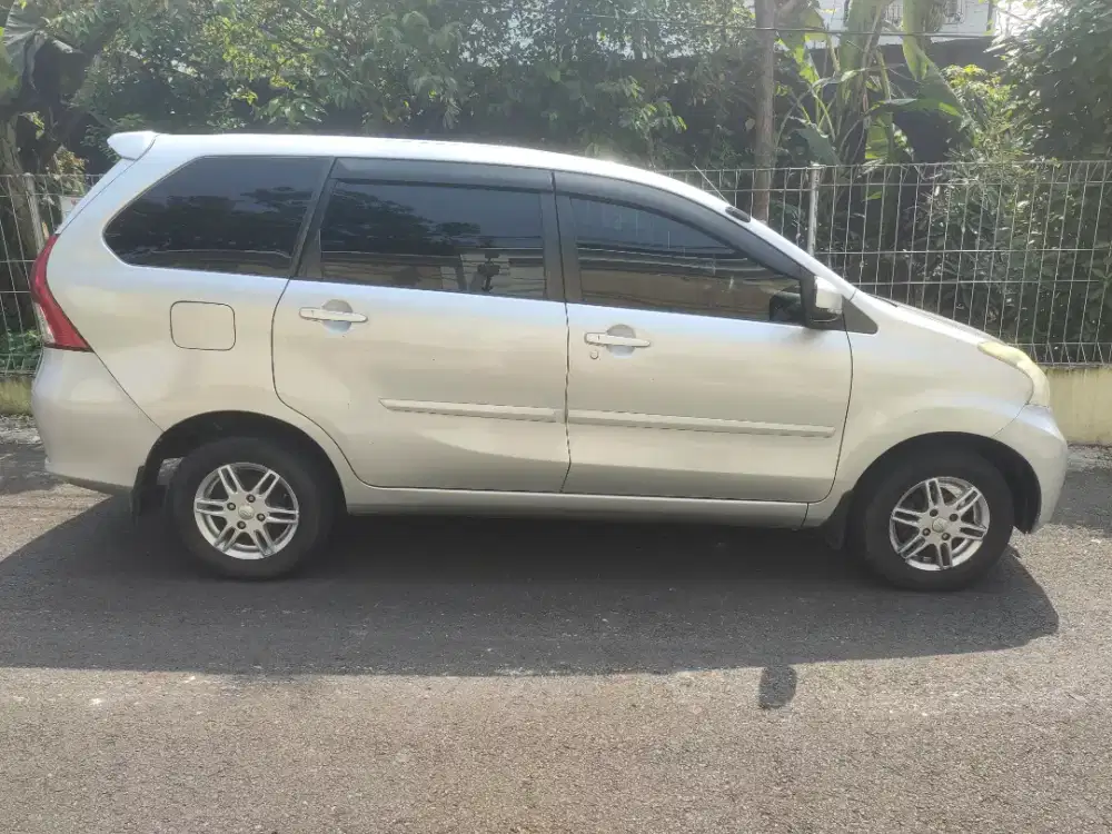 Daihatsu Xenia Deluxe R 1.3 AT 2012