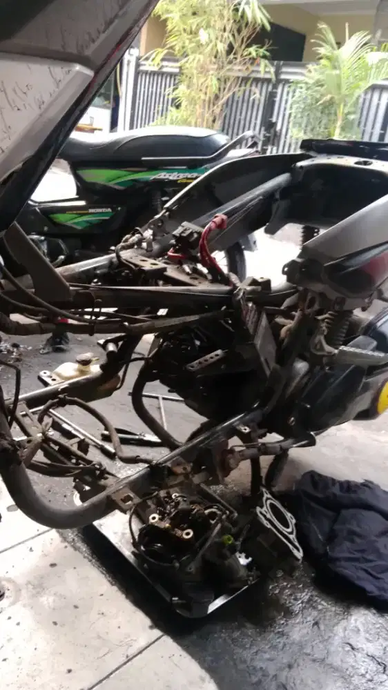 Jasa mekanik motor