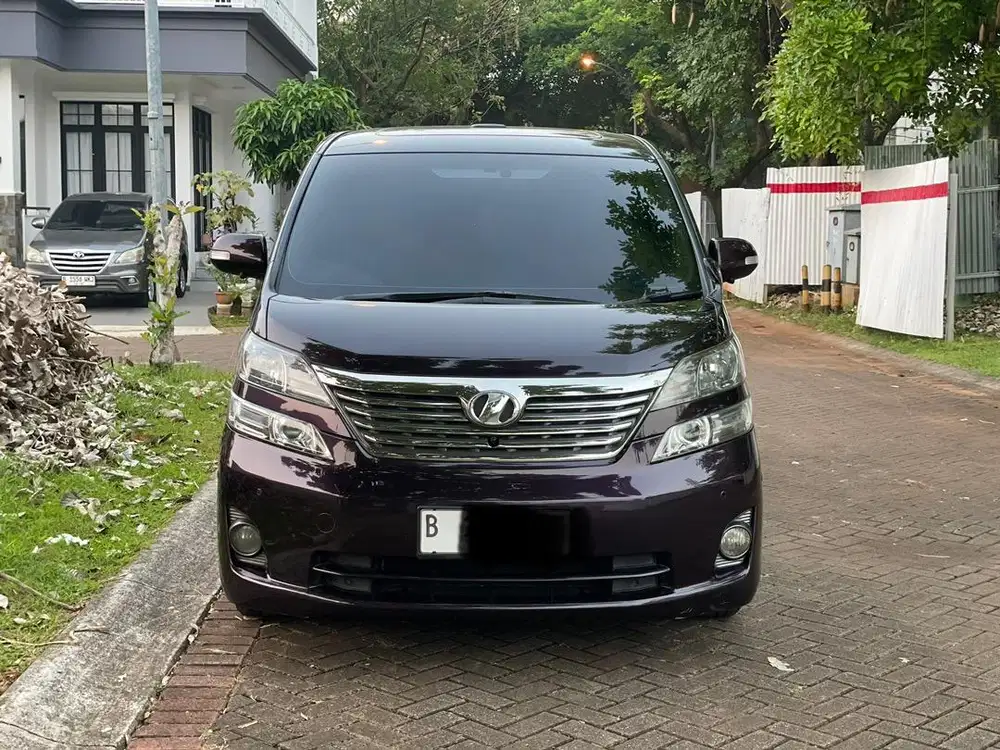 Toyota Vellfire 2009 Automatic Rare colour