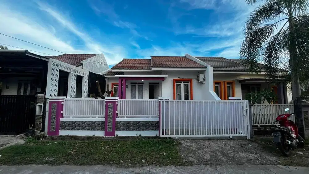 Disewakan rumah 21 juta 1 tahun. Rumah bersih baru renovasi