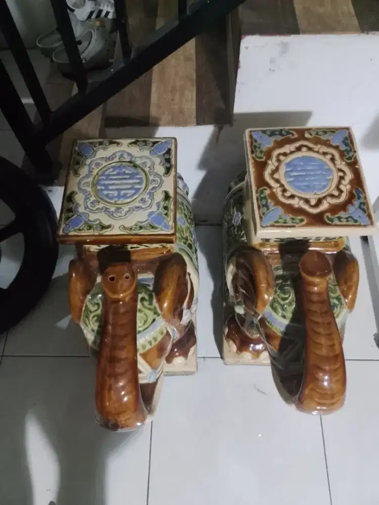 Patung gajah kramik tailand asli