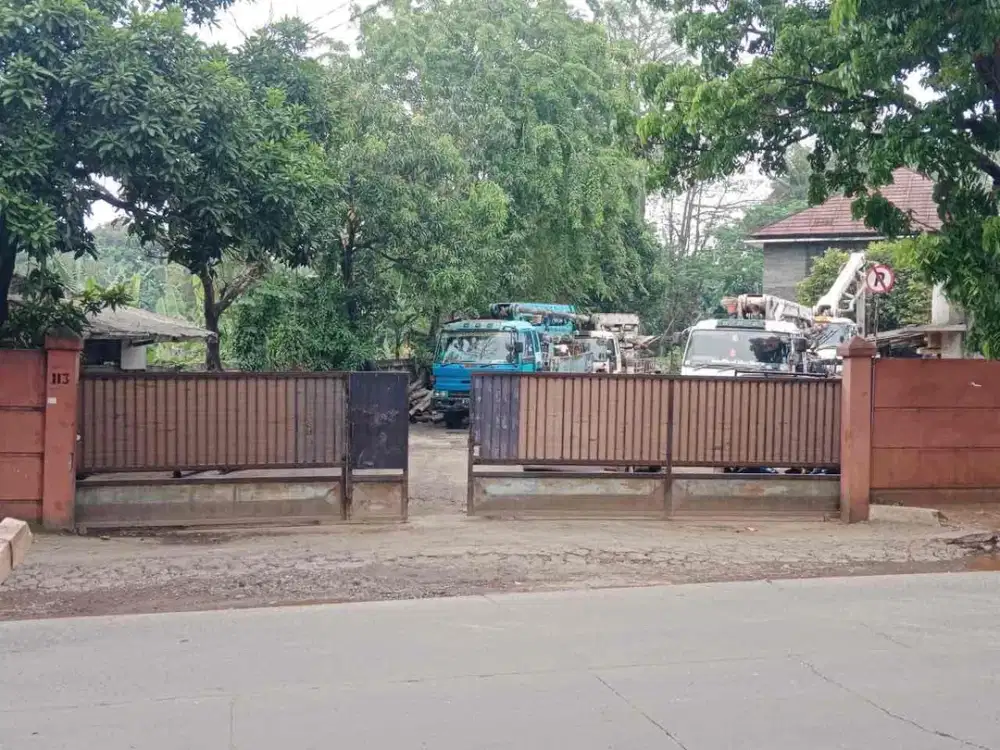 Gudang Pinggir Jalan Raya Kranggan