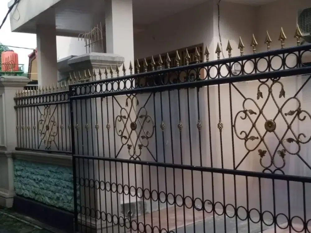 Rumah tingkat dalam perkampungan di Ciherang Tapos Depok