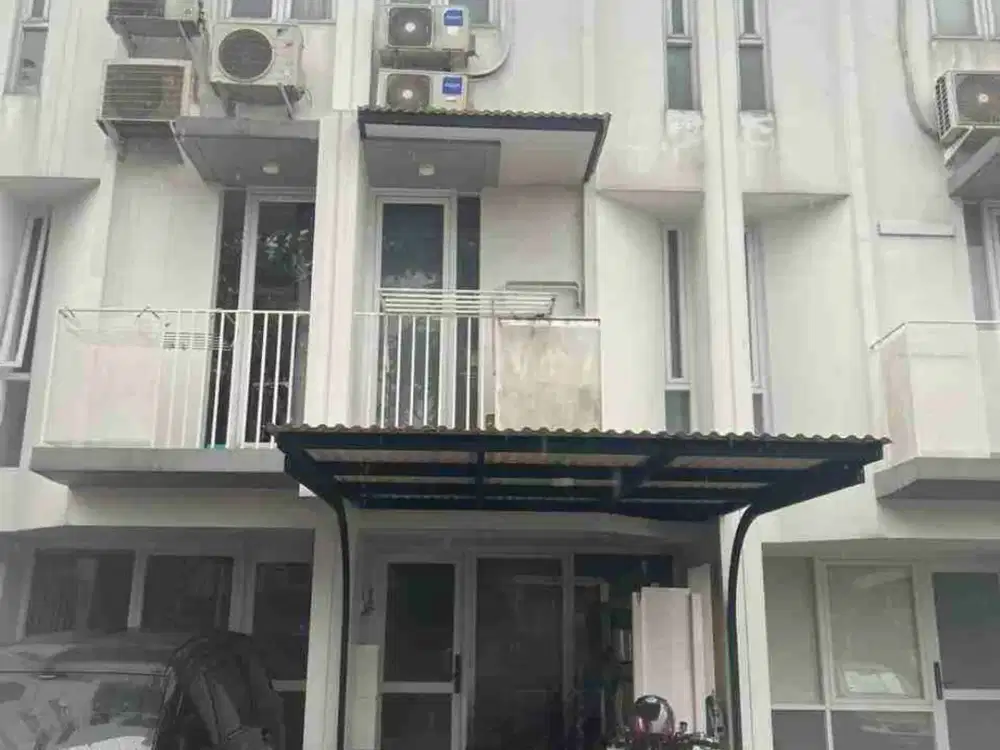 Dijual Cepat Rumah 3 Lantai di Myza BSD City