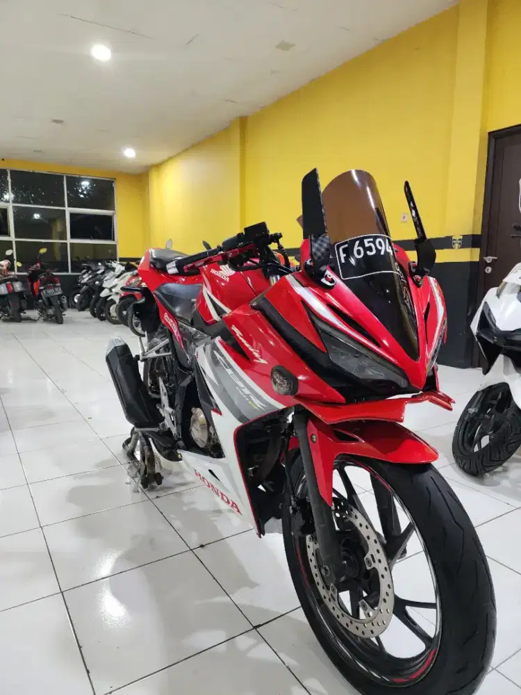 Di jual murah Honda CBR150R