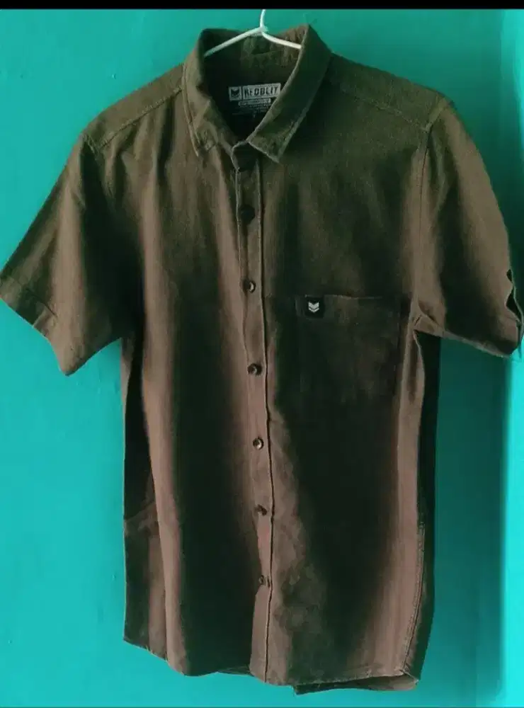Kemeja Lengan Pendek