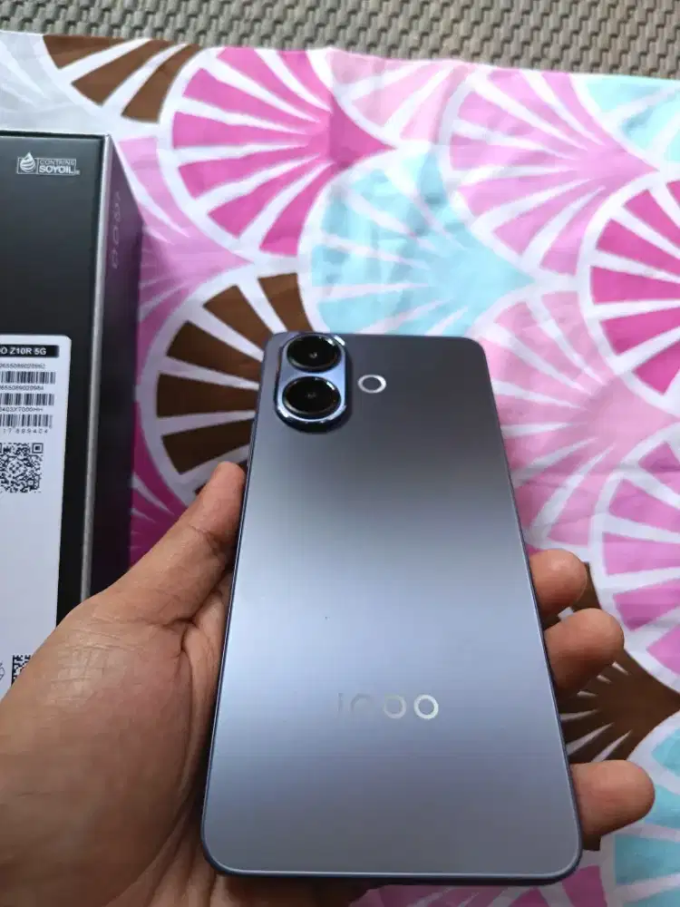 iqoo z10r 12/256 gb likenew mulus