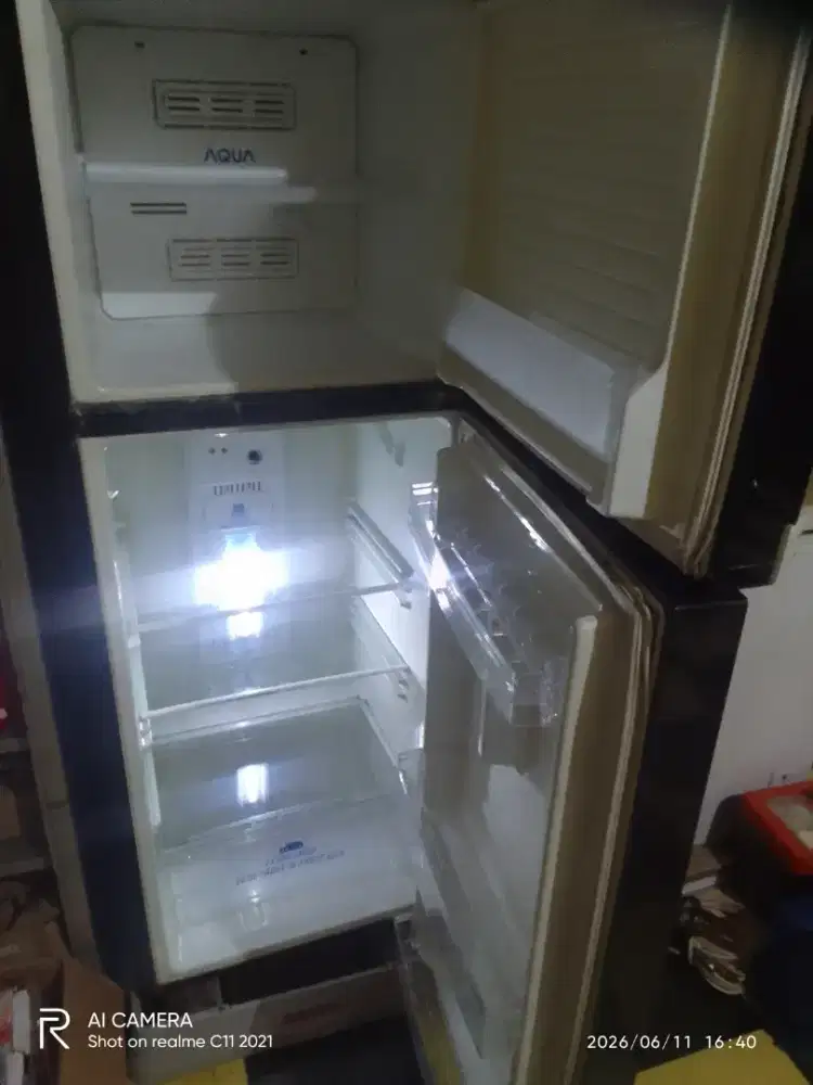 Kulkas dua pintu inverter