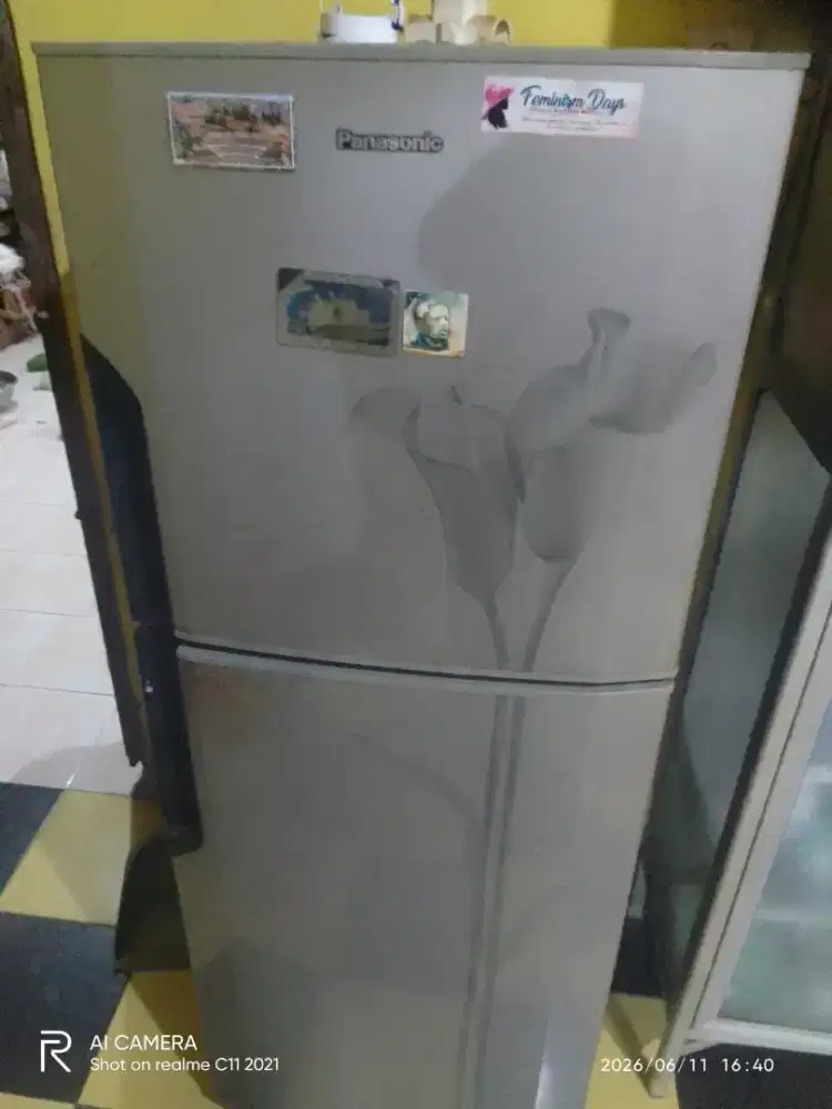Kulkas panasonic dua pintu