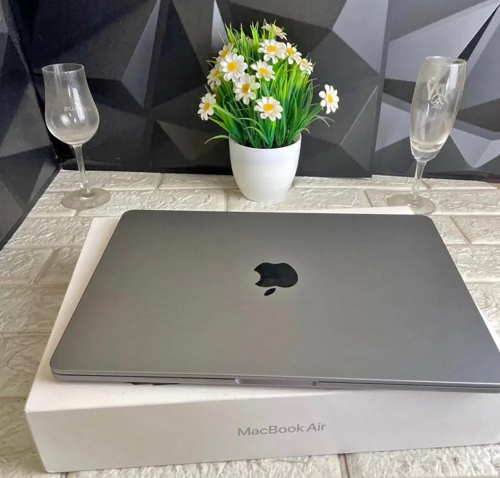 Macbook air M2 RAM 8/512gb ex ibox