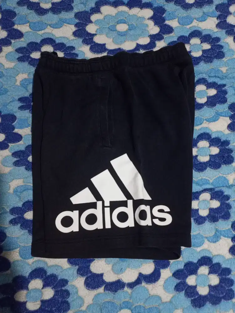 Celana Pendek Adidas Big Logo