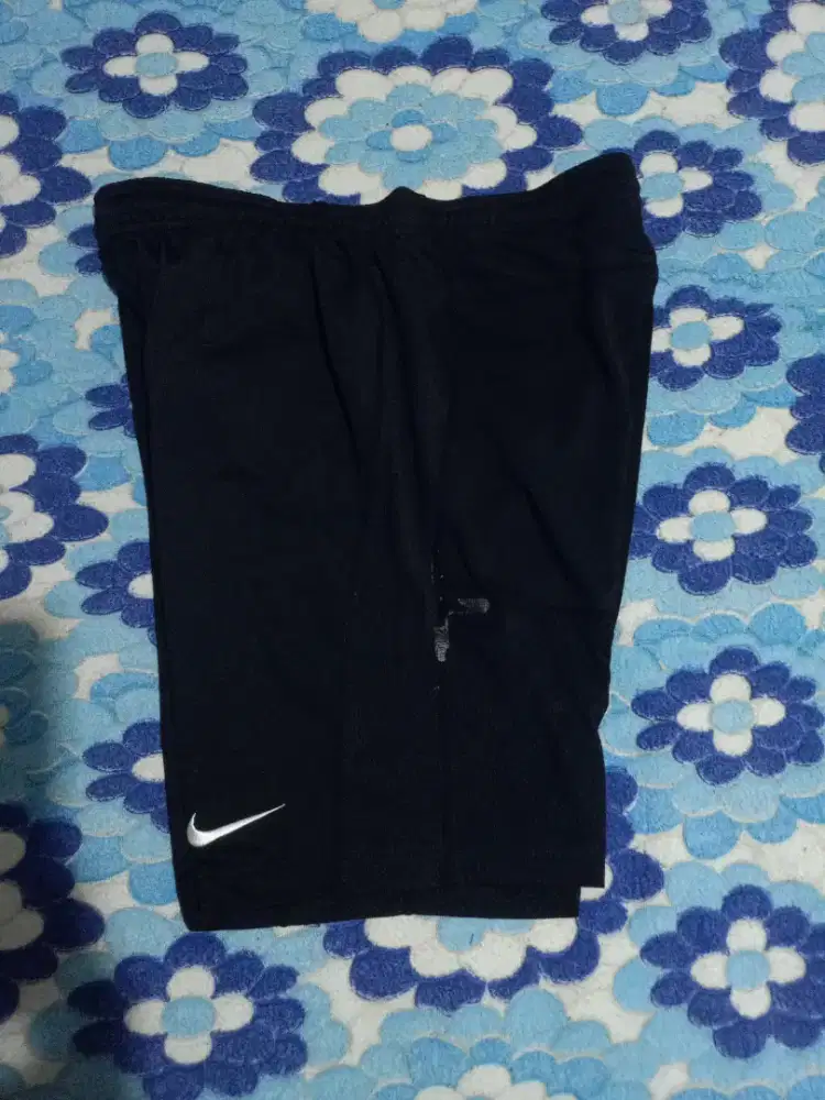 Celana Pendek Nike Dri-Fit