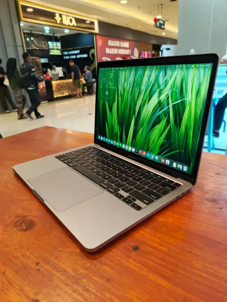 Macbook PRO RETINA 13 INCH , 2020