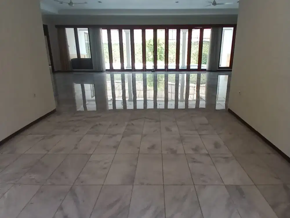 Rumah cluster cipete jalan teladan ada kolam renang bebas banjir