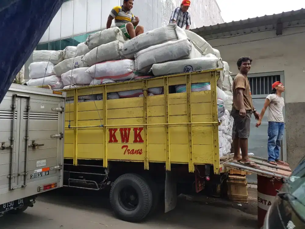 Lowongan Sopir truk expedisi luar kota min B1