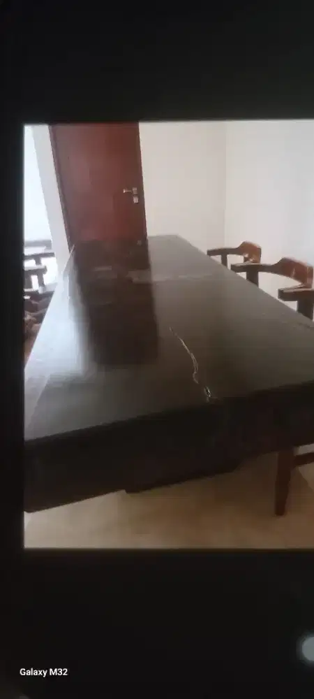 Meja kayu trembesi