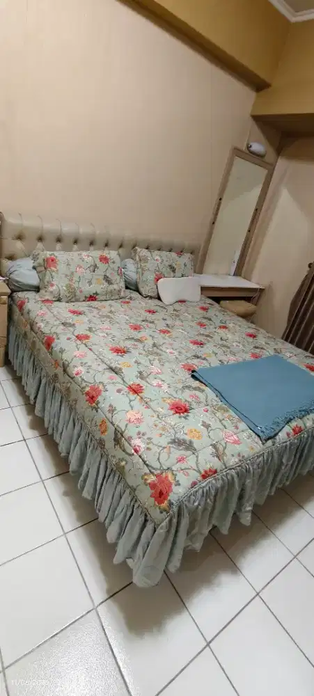 Bed Cover + Sprei 180x200 Lengkap Sarung Bantal