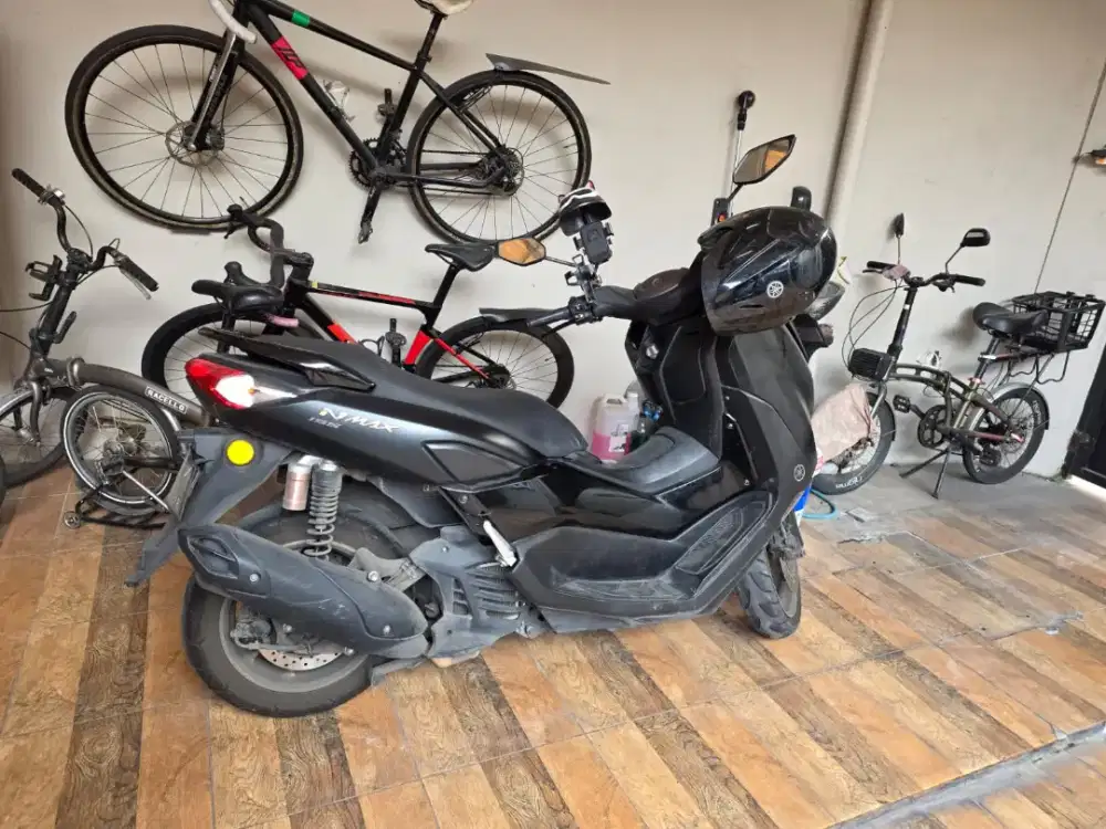 Nmax 2021 hitam