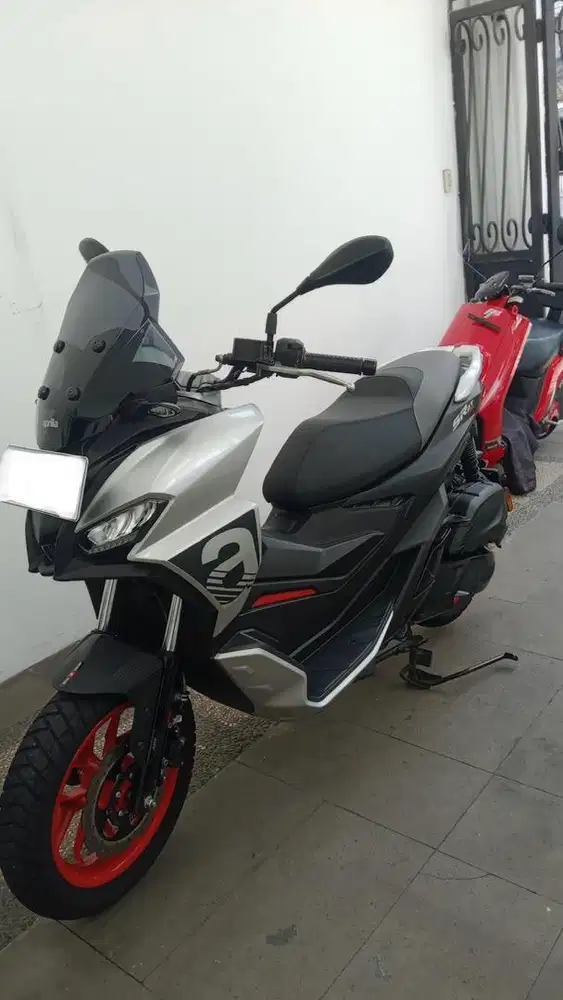 Aprilia SR GT 200