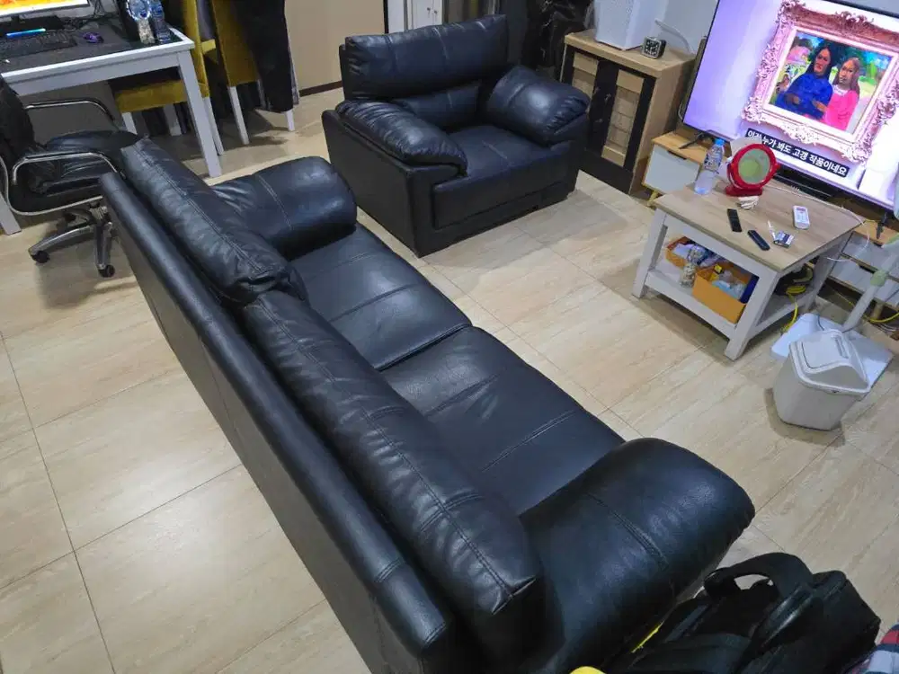 DIJUAL SOFA KULIT EMPUK NEGO
