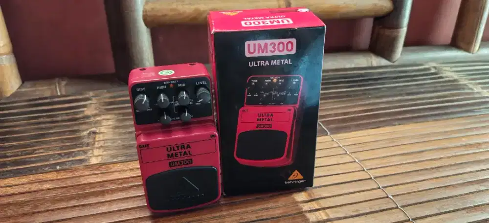 Stombox Behringer UM 300