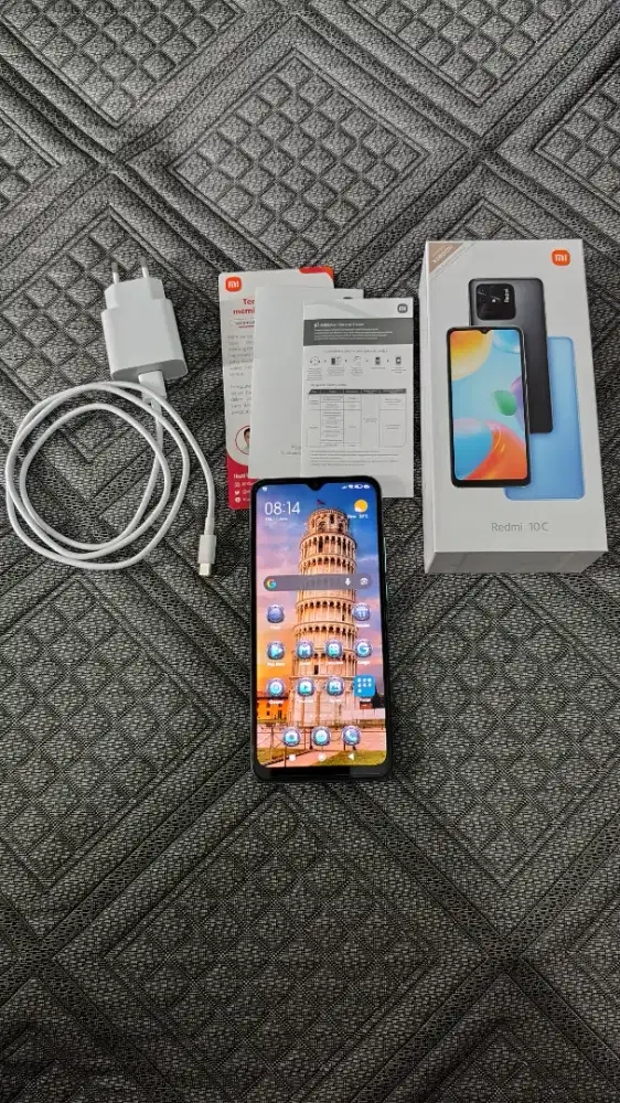 Redmi C 10 kondisi mulus, lengkap, tangan pertama, original & resmi.