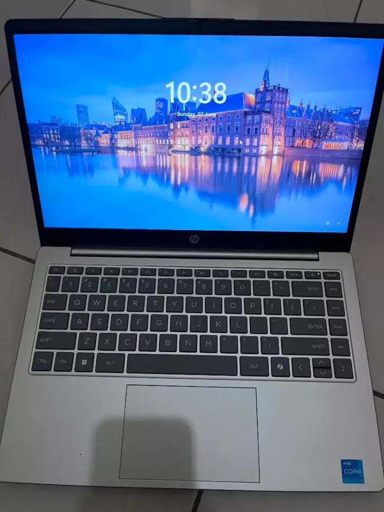 Laptop HP Core i3 Gen 13 RAM 8GB Mulus Lengkap Tas Garansi