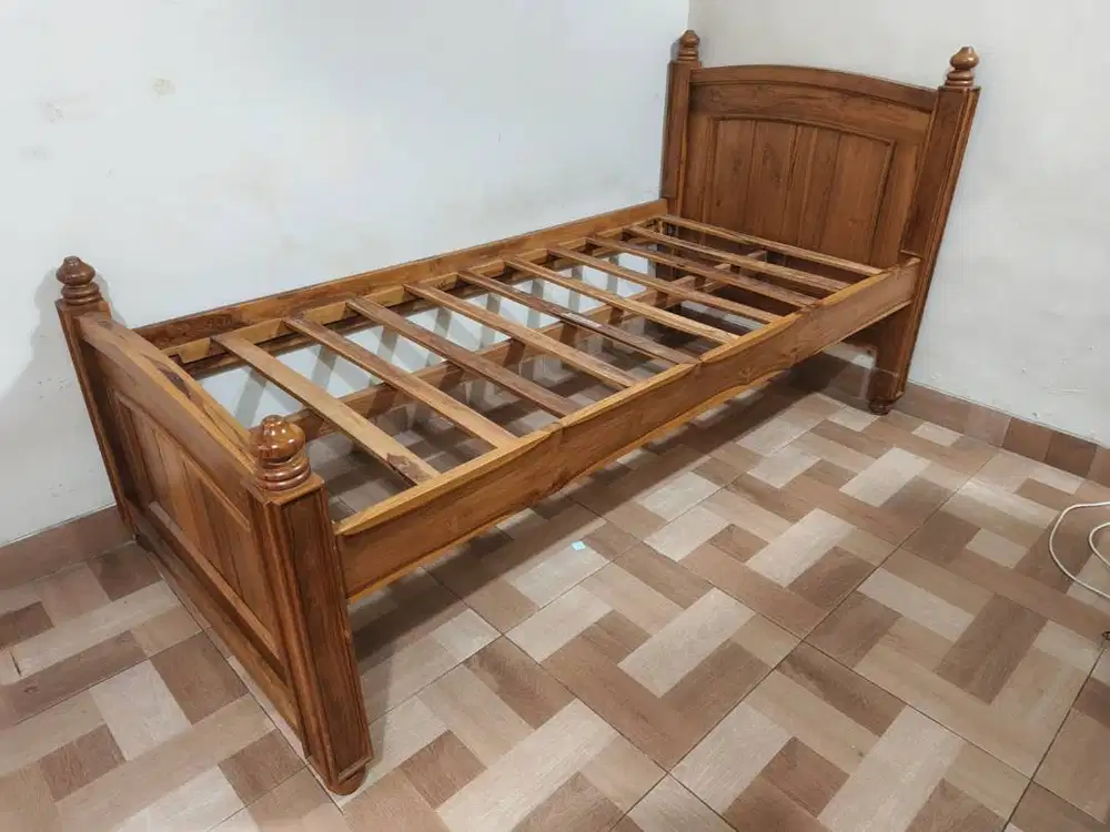 Tempat Tidur Jati 100x200.
