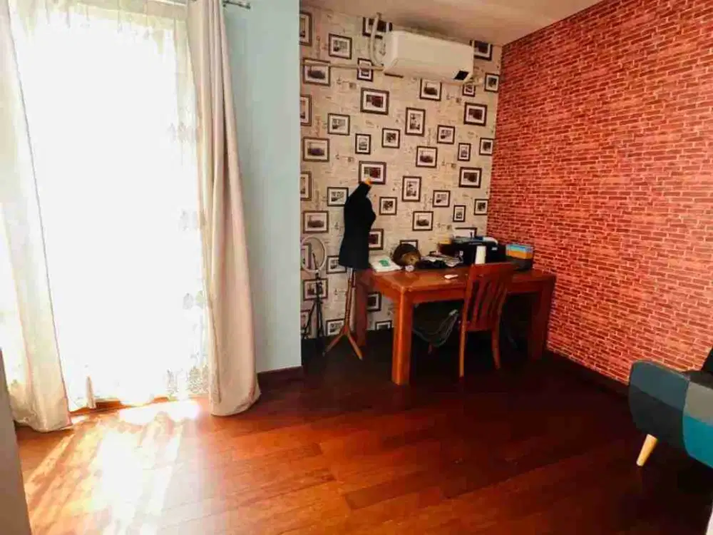 Rumah 3 Lantai Kebagusan 4+1 Kamar Luas 200m Dekat Pintu Timur Ragunan