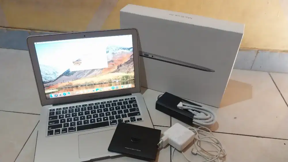 MacBook Air 2017 13 inch 8GB/128GB Fullset Original Mulus No Minus